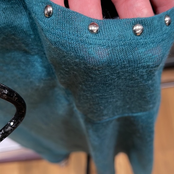 NWT TOP - Picture 2 of 2